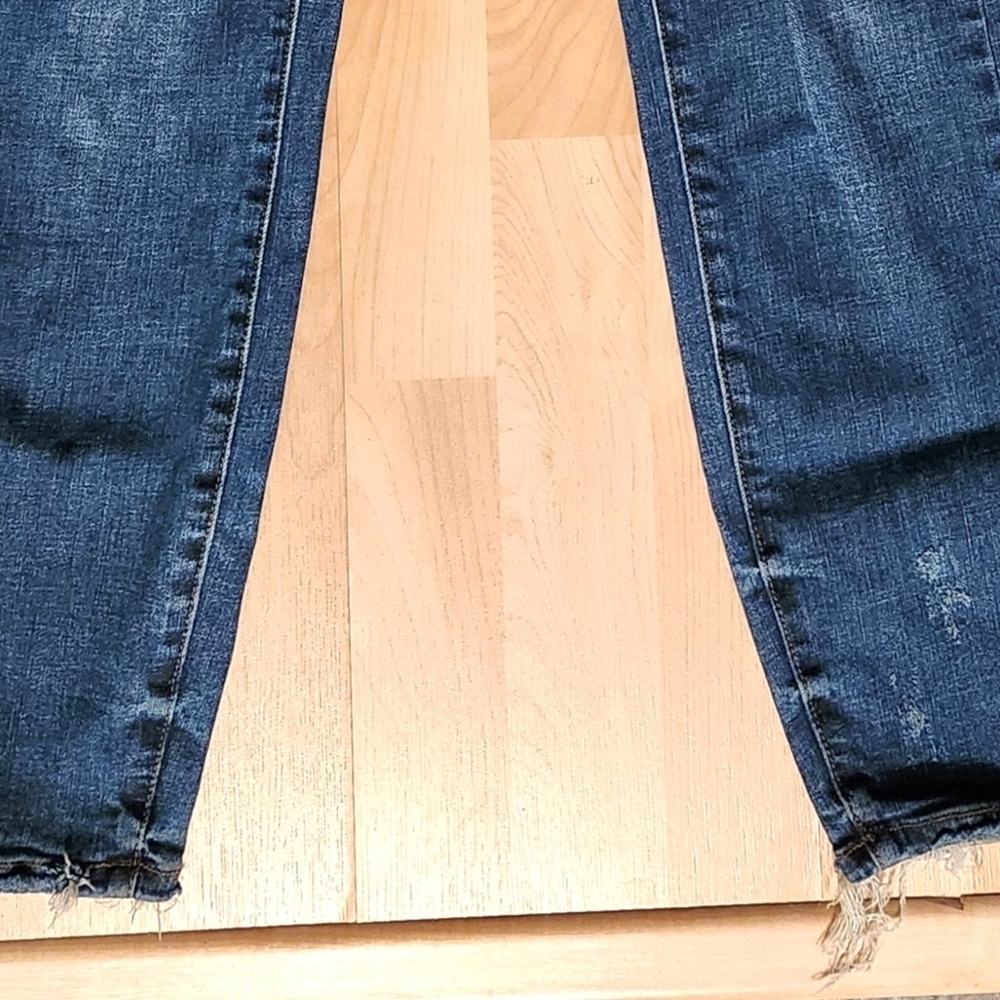 Judy Blue Jeans Dark Wash Distressed Denim Relaxed Fit Raw Hem Stretch Size 1/25 - Picture 9 of 10